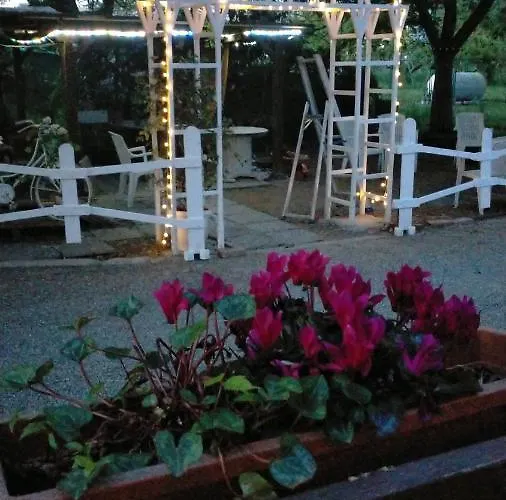 Agriturismo Boschi Фермерский дом *